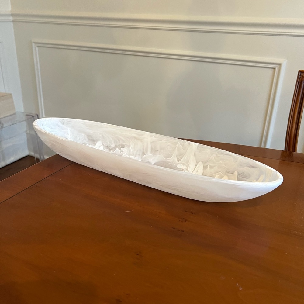 White Nashi resin Boat Bowl, brand new! Perfect for entertaining.